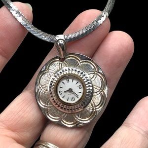 🌺Vintage WORKING Caravelle Watch Necklace